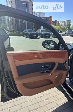 Лимузин Bentley Flying Spur 2014 в Киеве