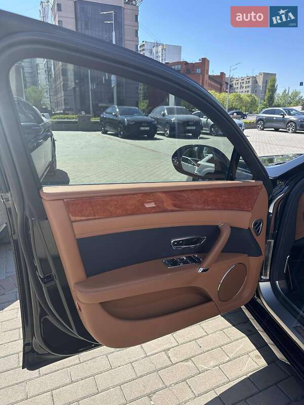 Лімузин Bentley Flying Spur 2014 в Києві