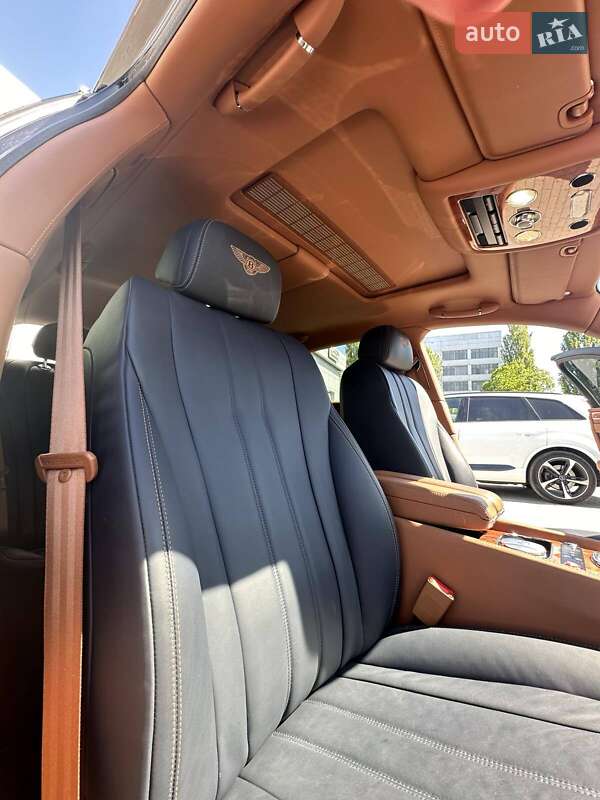 Лімузин Bentley Flying Spur 2014 в Києві