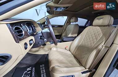 Седан Bentley Flying Spur 2017 в 