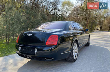 Купе Bentley Flying Spur 2007 в 