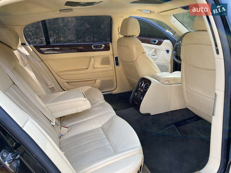 Купе Bentley Flying Spur 2007 в Львове фото 14 Купе Bentley Flying Spur 2007 в Львове