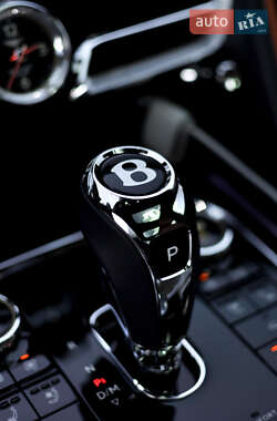 Седан Bentley Flying Spur 2020 в 