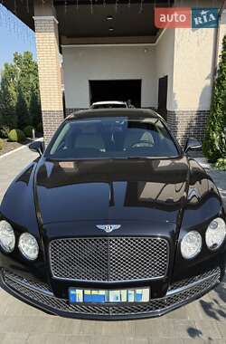 Седан Bentley Flying Spur 2013 в 
