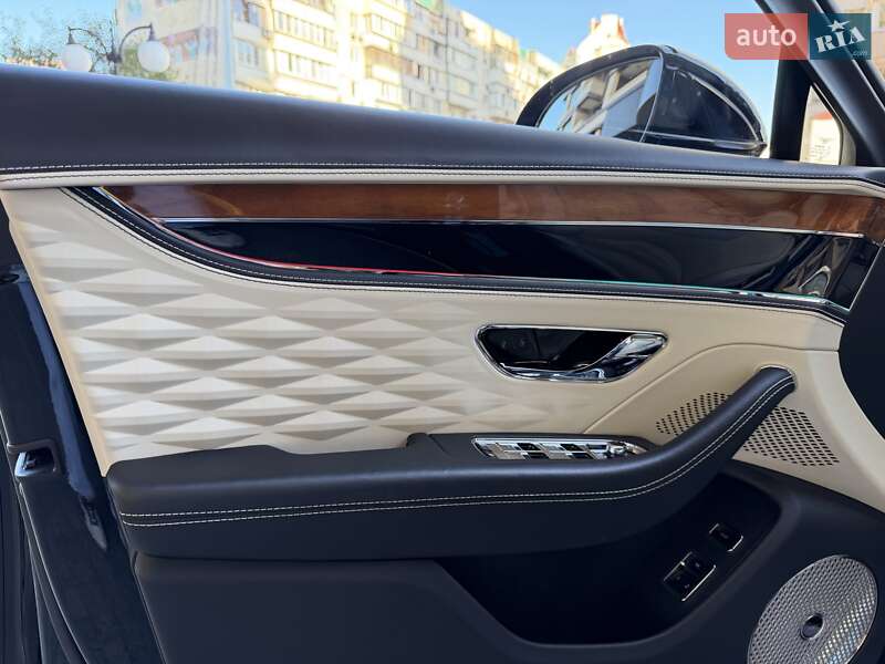 Седан Bentley Flying Spur 2020 в Киеве
