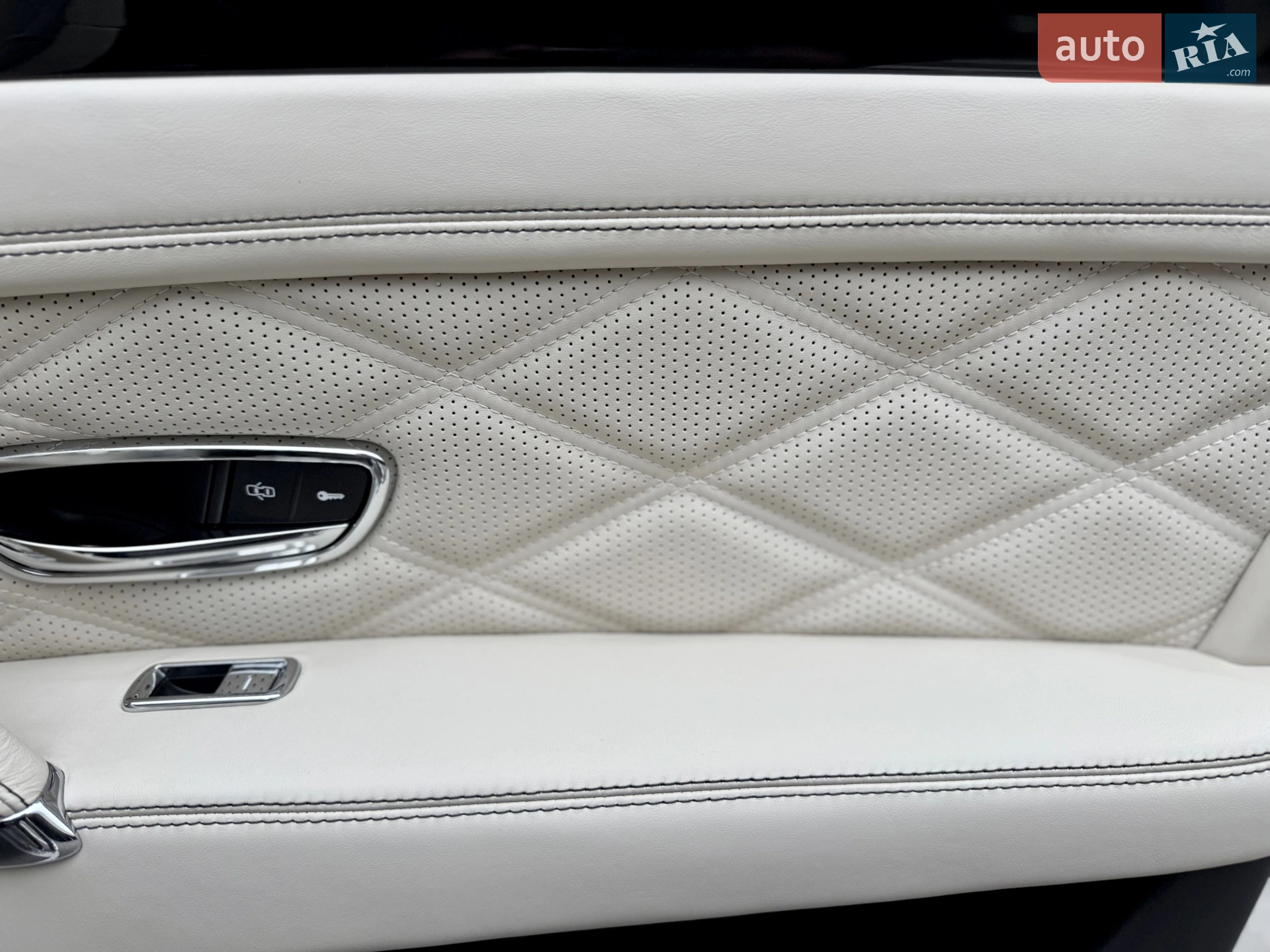 2013 Bentley Flying Spur - мініатюра 37