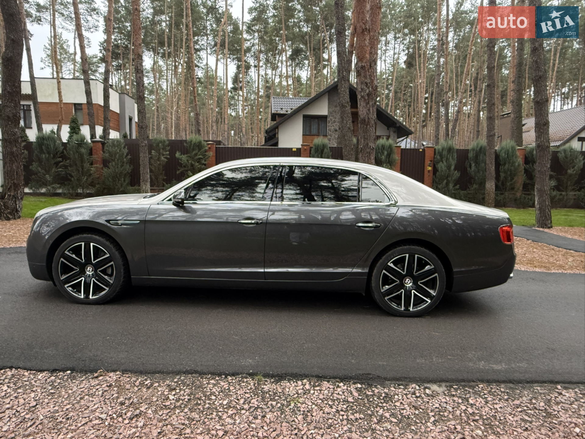 2018 Bentley Flying Spur - мініатюра 4