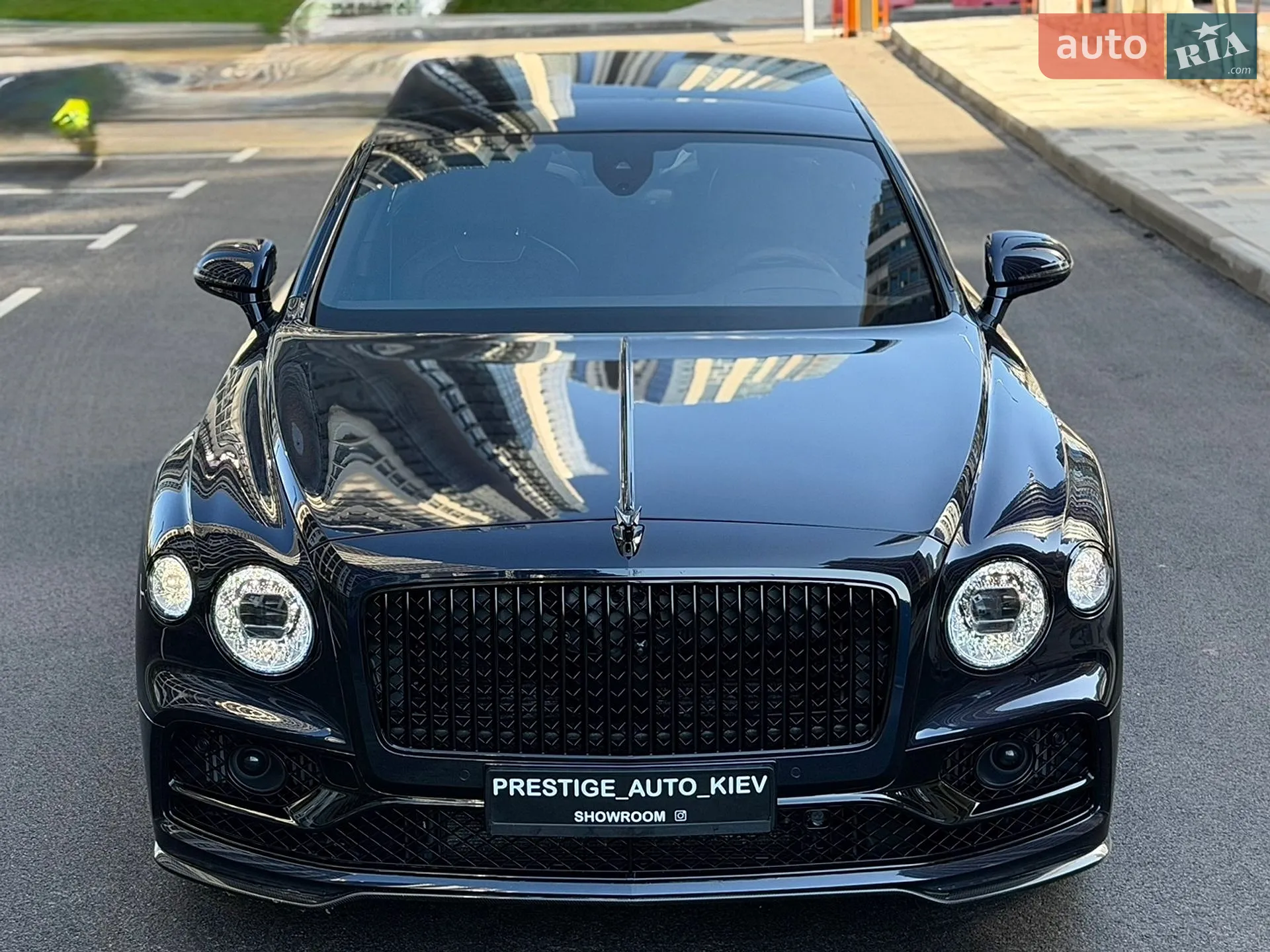 2022 Bentley Flying Spur - мініатюра 10