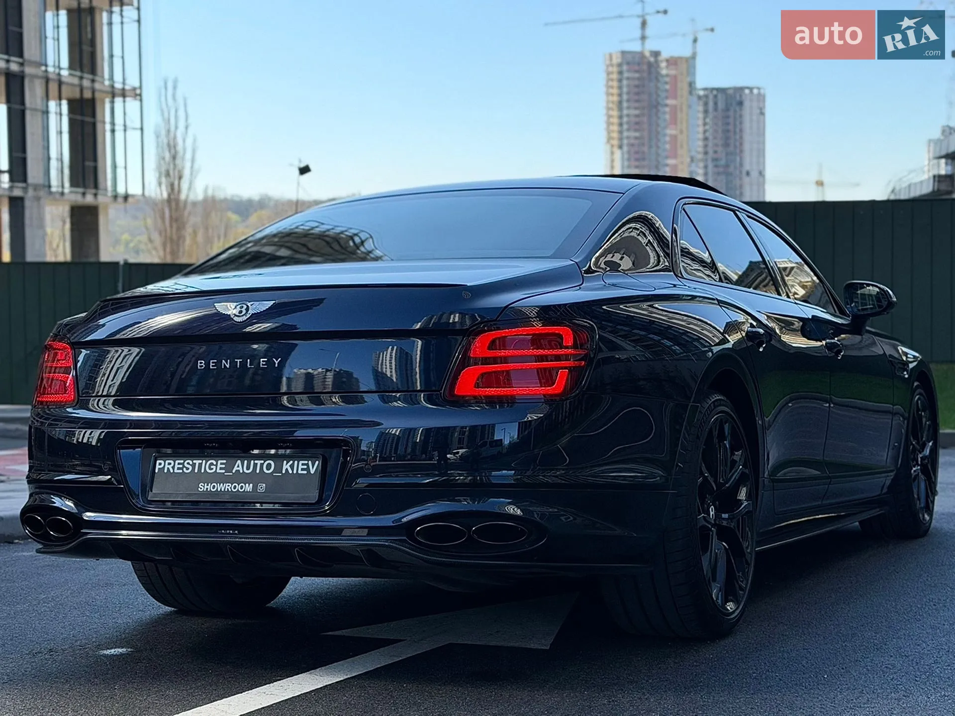 2022 Bentley Flying Spur - мініатюра 15