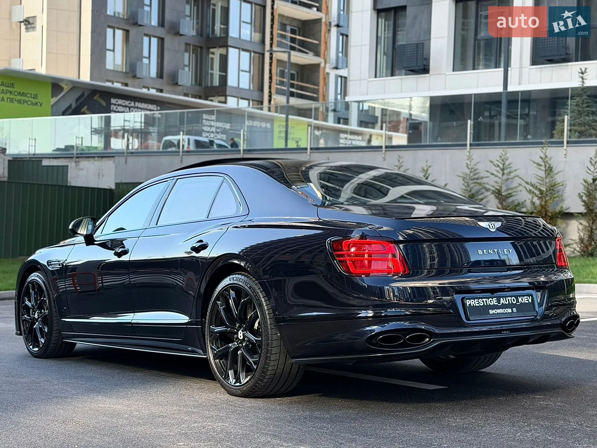 2022 Bentley Flying Spur - мініатюра 25