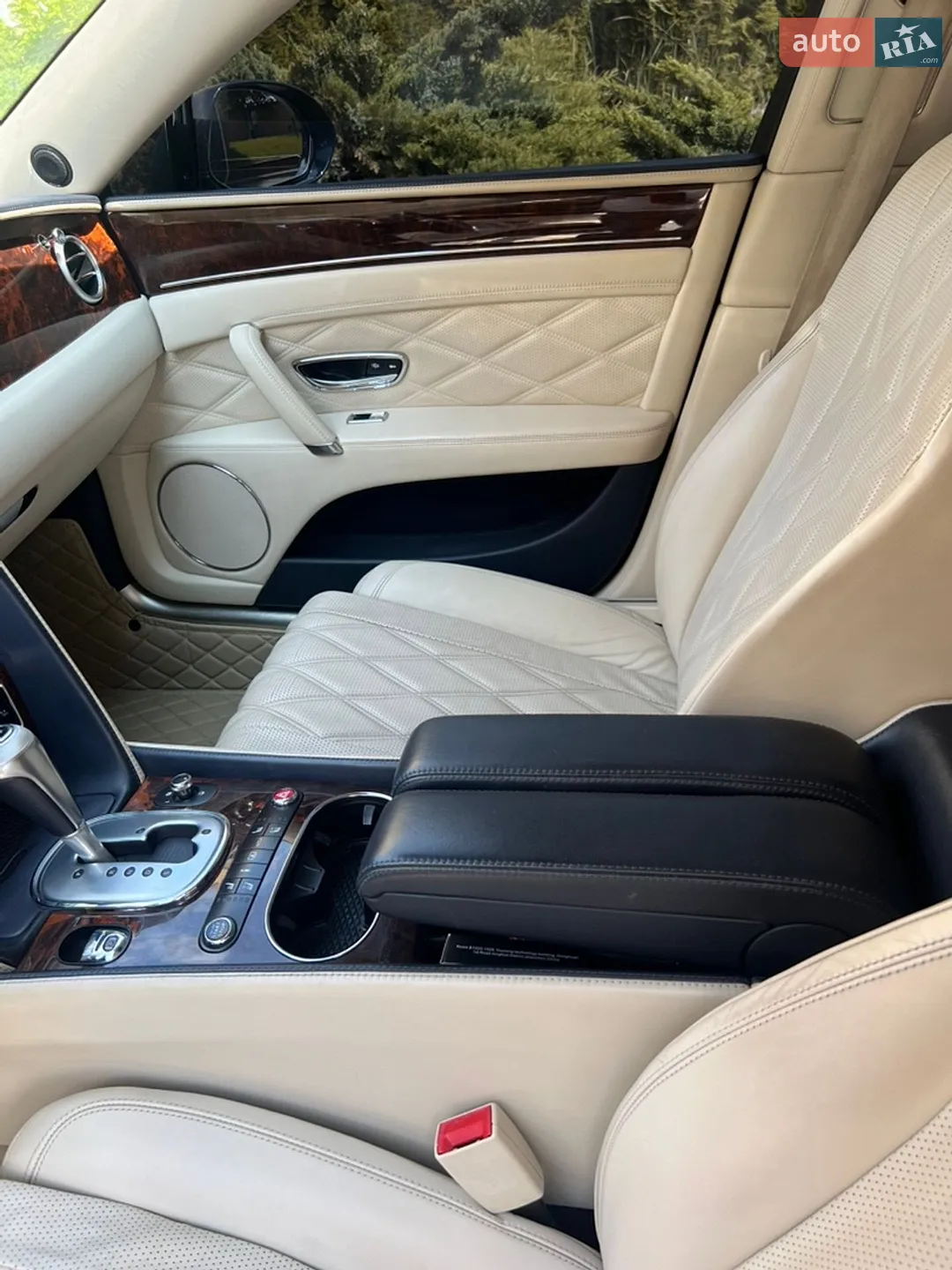 2014 Bentley Flying Spur - мініатюра 19