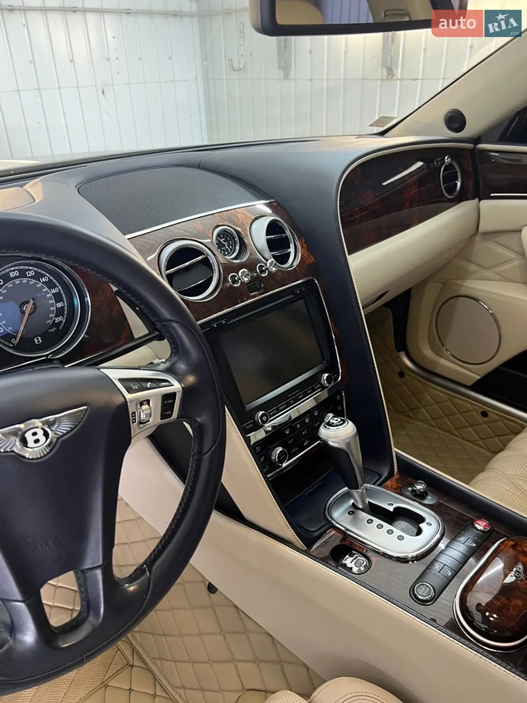 2014 Bentley Flying Spur - мініатюра 21