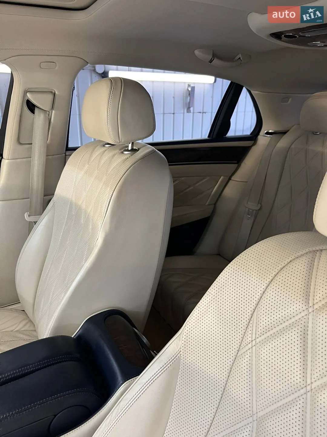 2014 Bentley Flying Spur - мініатюра 23