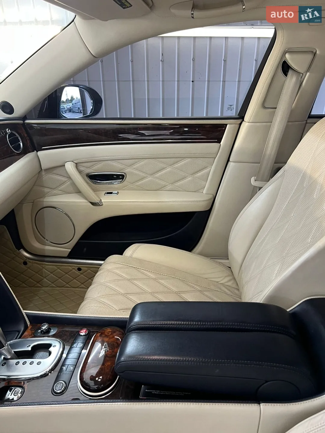 2014 Bentley Flying Spur - мініатюра 22
