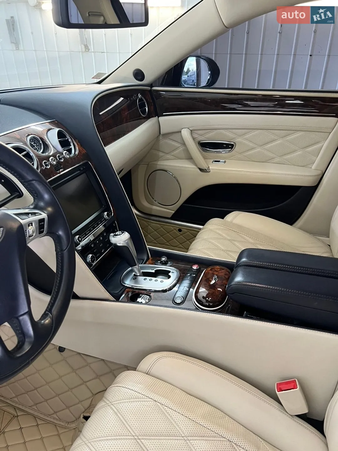 2014 Bentley Flying Spur - мініатюра 24