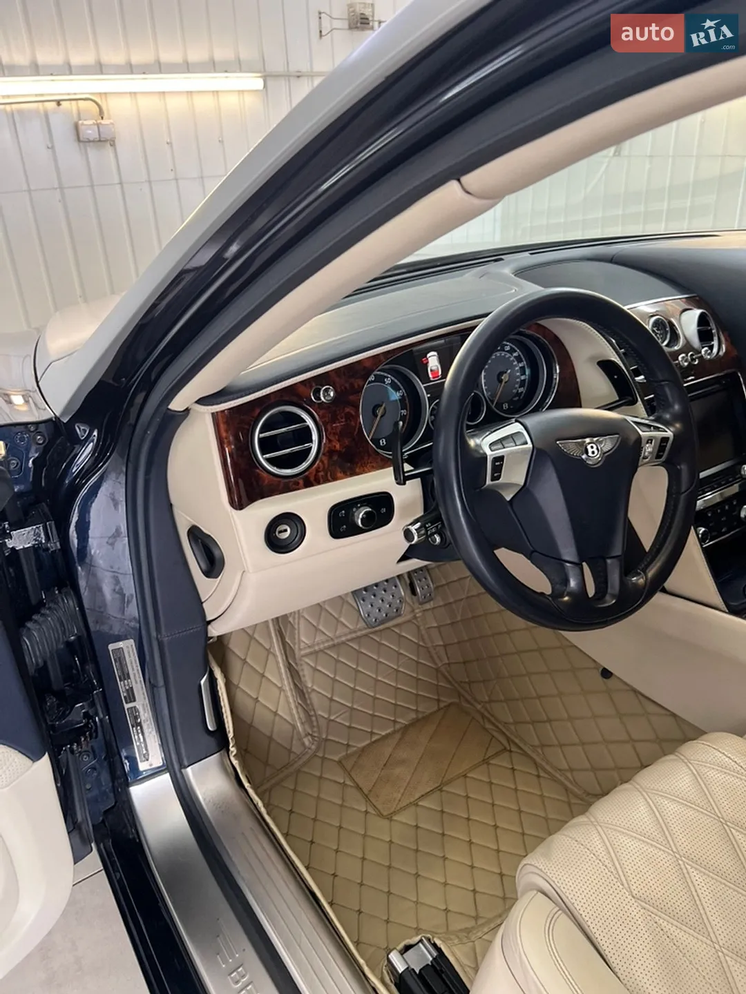 2014 Bentley Flying Spur - мініатюра 27