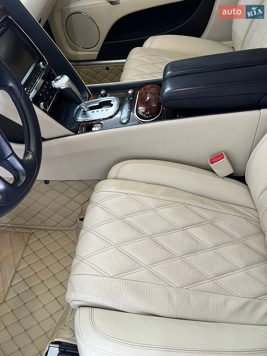 2014 Bentley Flying Spur - мініатюра 31