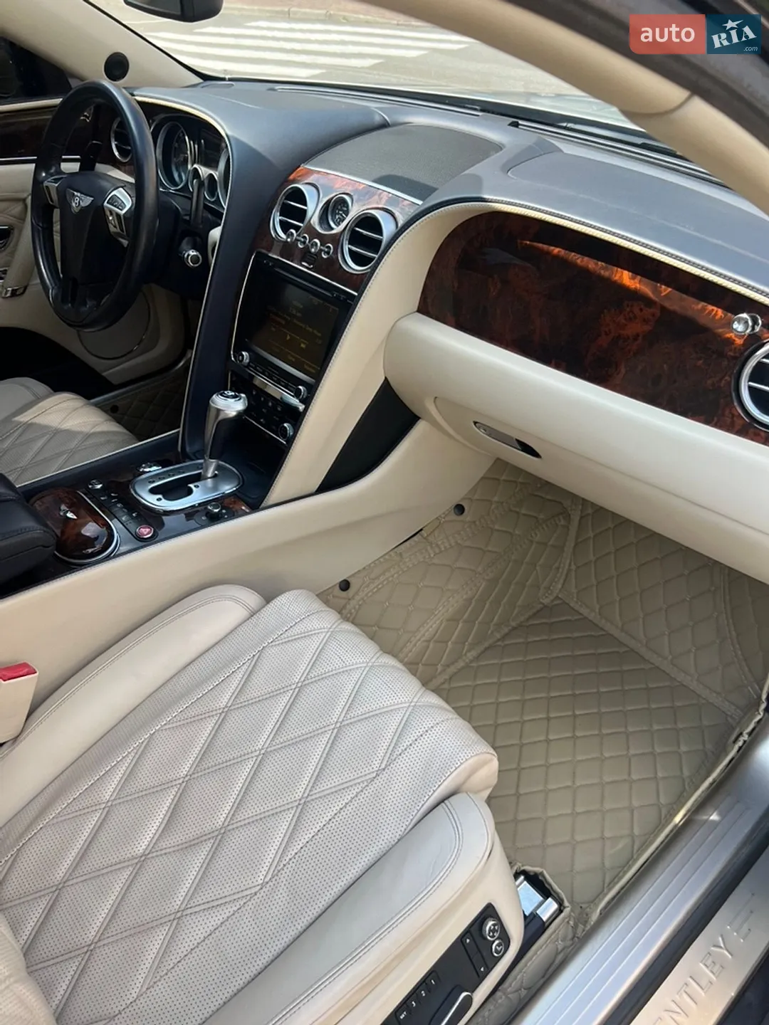 2014 Bentley Flying Spur - мініатюра 34