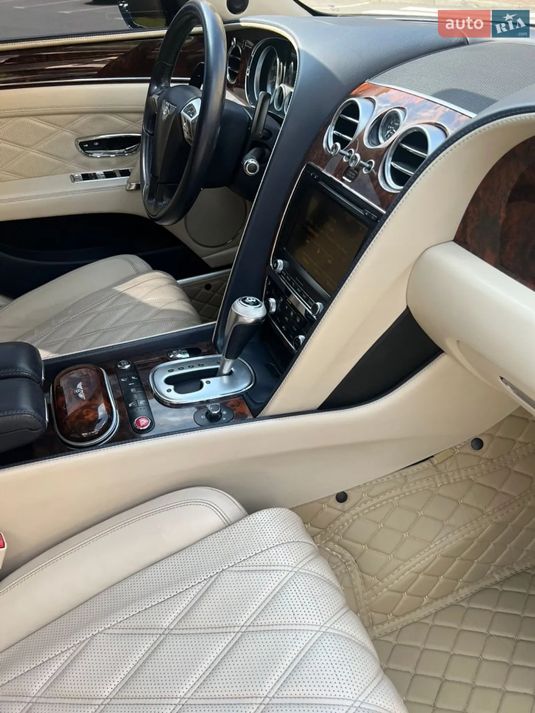 2014 Bentley Flying Spur - мініатюра 36