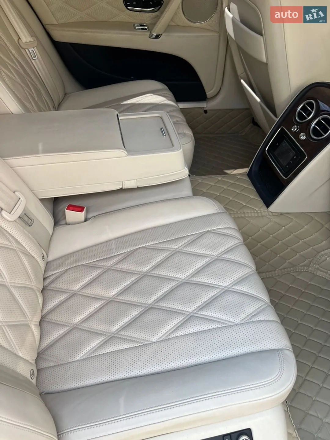 2014 Bentley Flying Spur - мініатюра 38