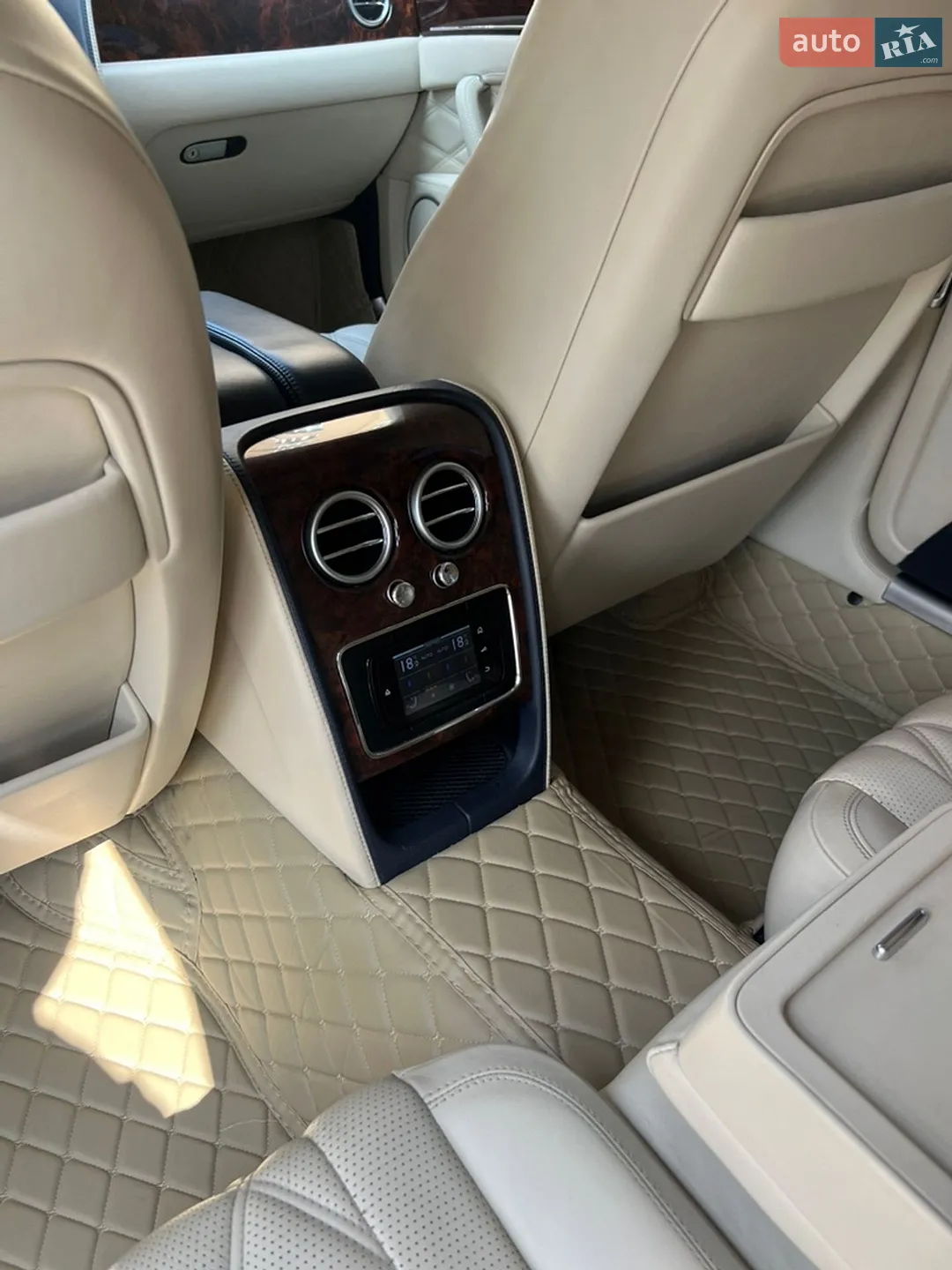 2014 Bentley Flying Spur - мініатюра 42