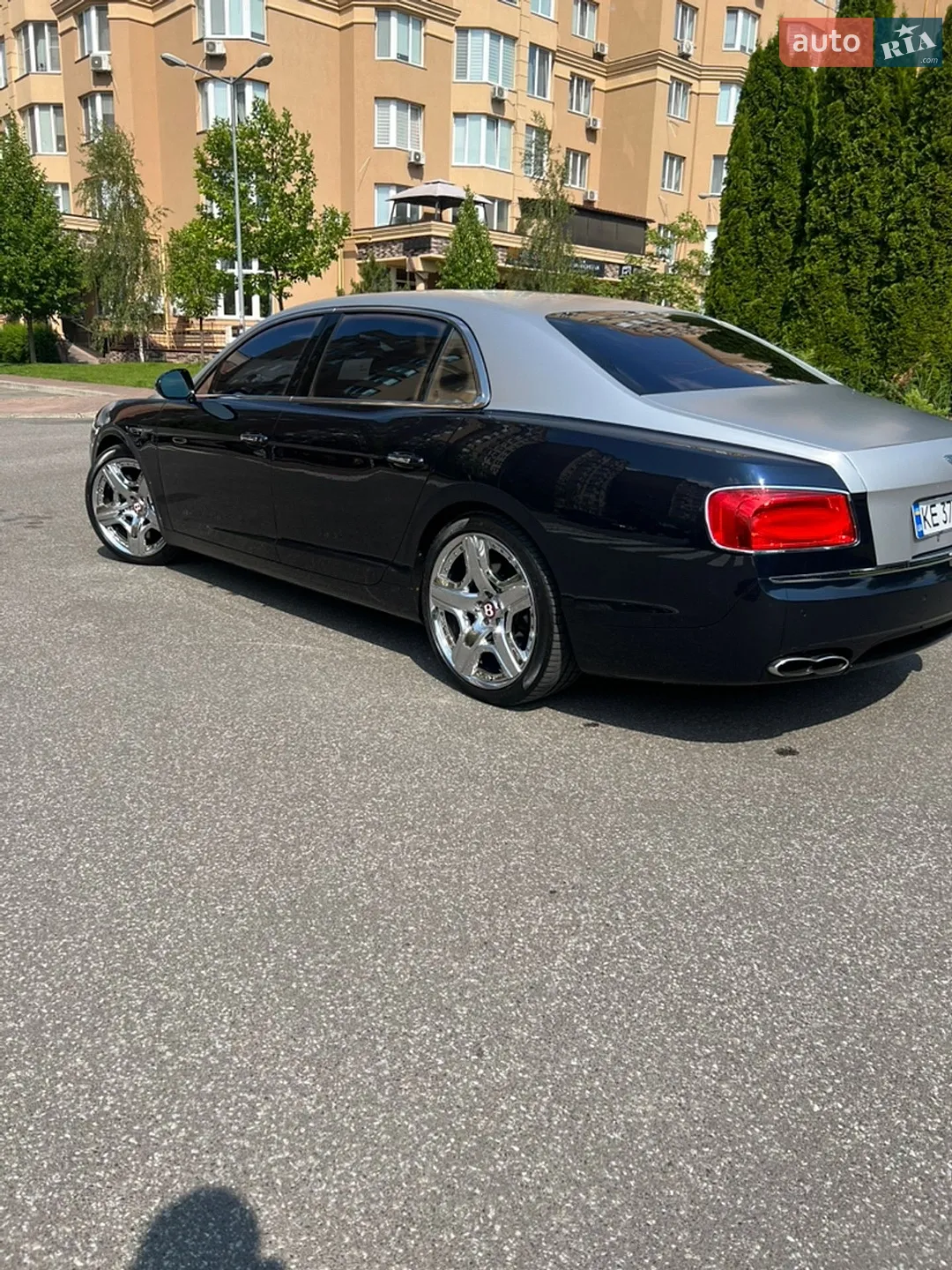 2015 Bentley Flying Spur - мініатюра 47