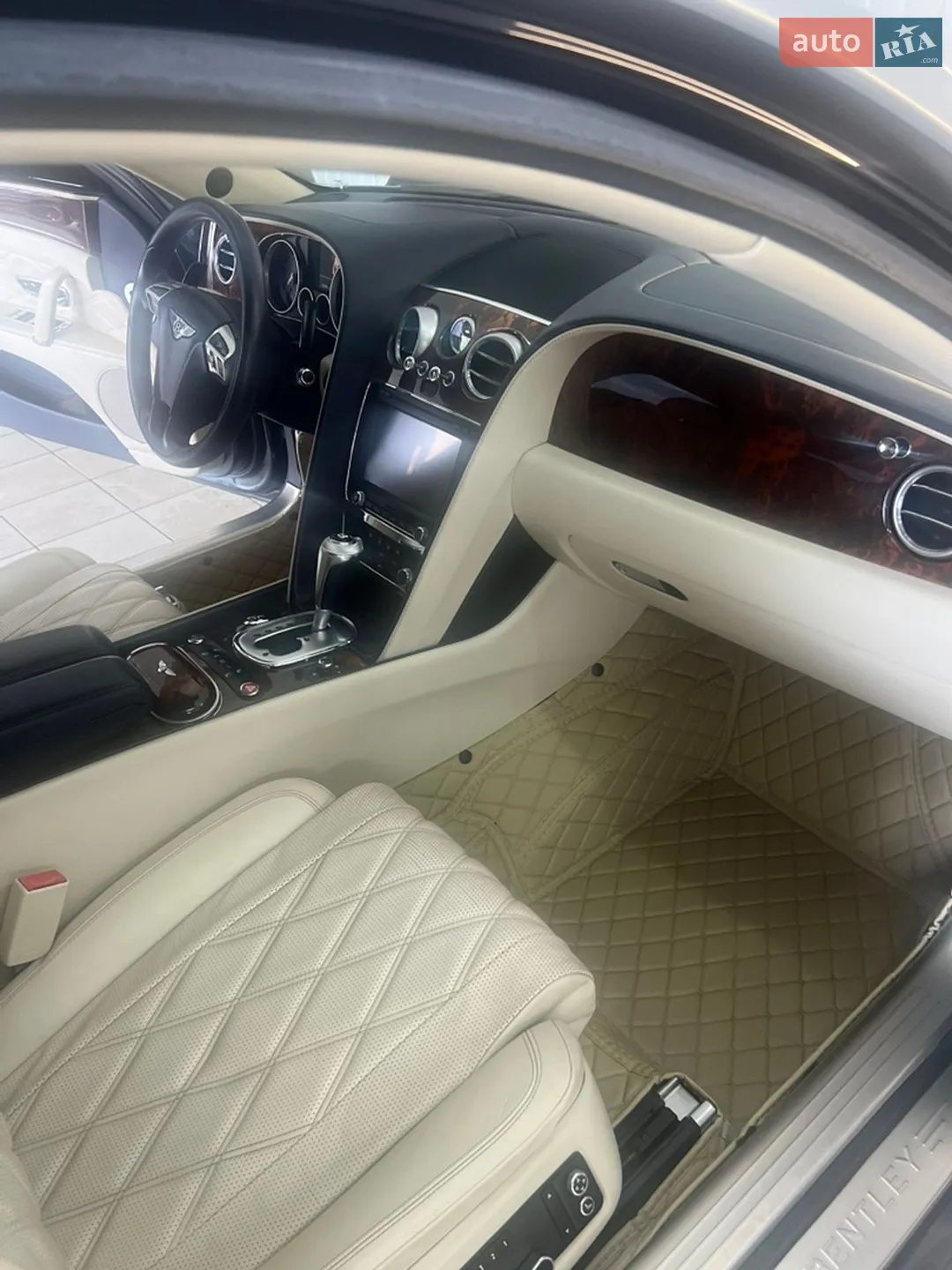 2015 Bentley Flying Spur - мініатюра 51