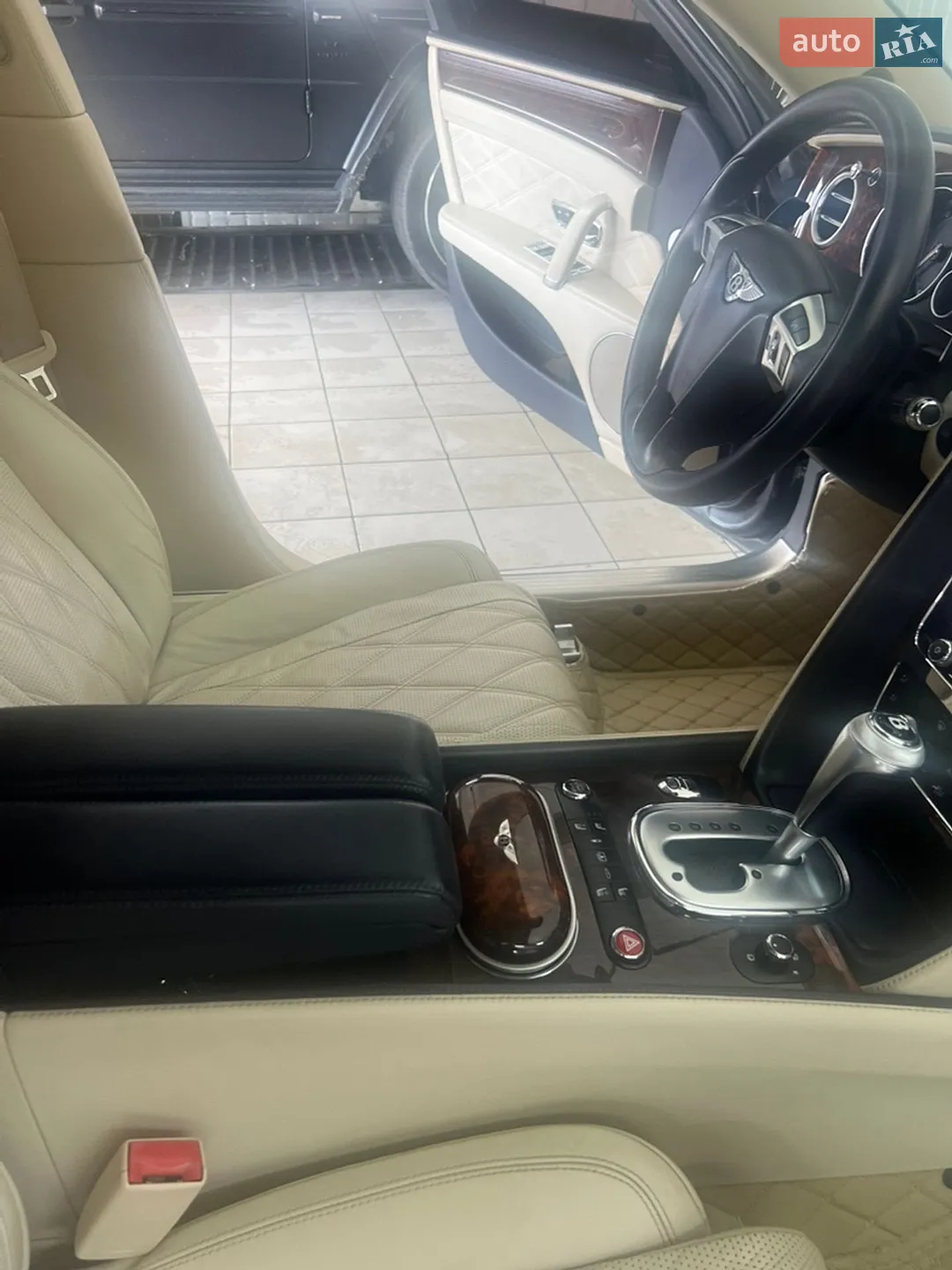 2014 Bentley Flying Spur - мініатюра 52