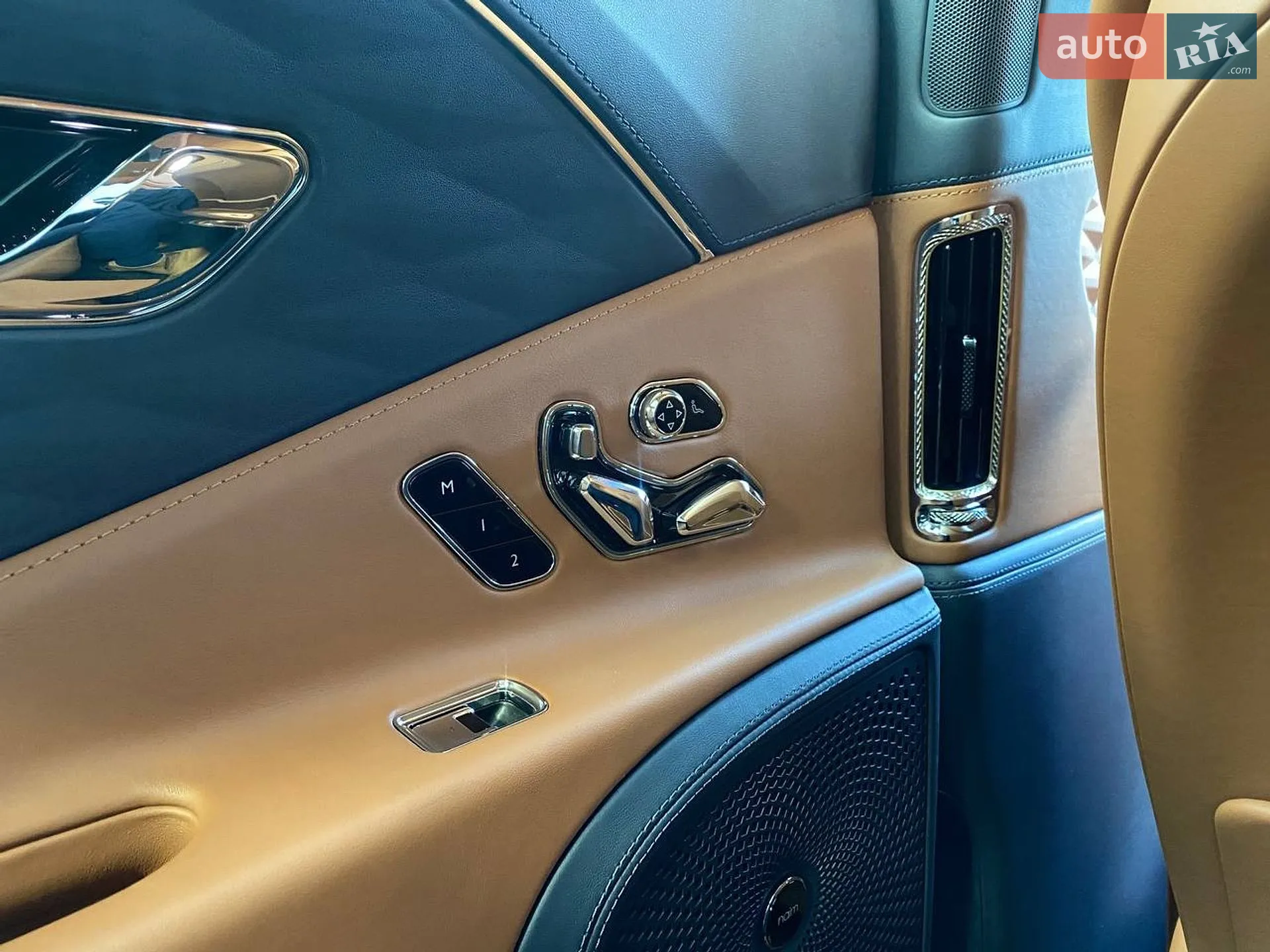 2020 Bentley Flying Spur - мініатюра 21