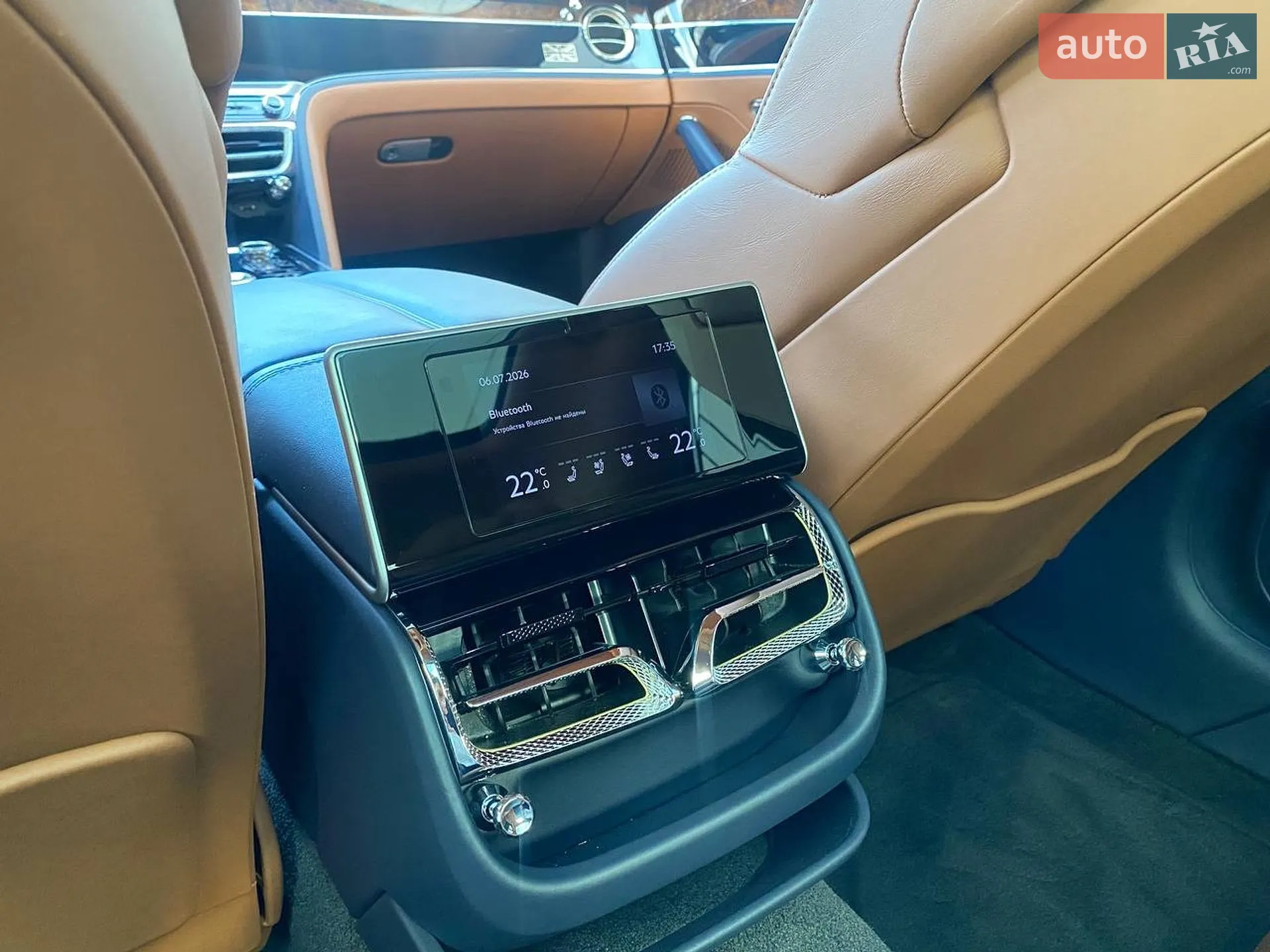2020 Bentley Flying Spur - мініатюра 23