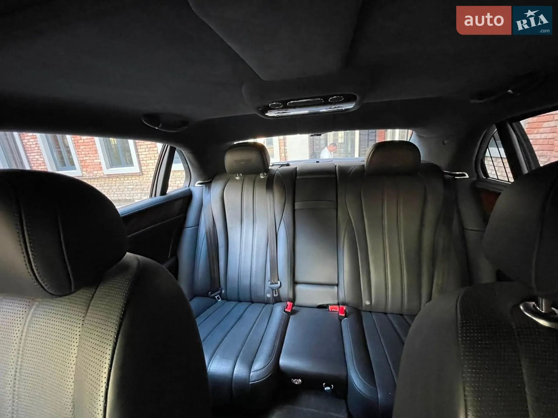 2015 Bentley Flying Spur - мініатюра 19