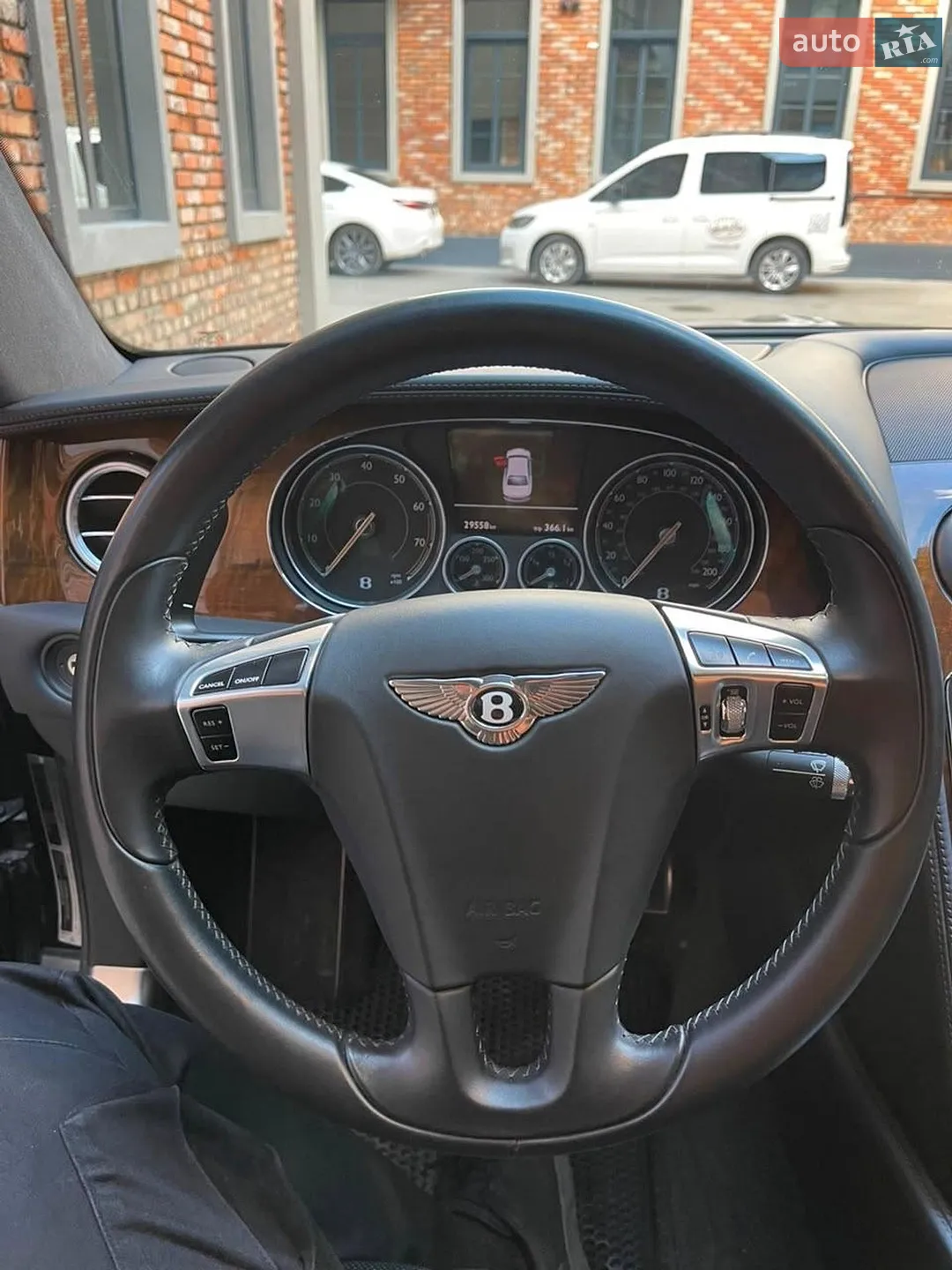 2015 Bentley Flying Spur - мініатюра 11