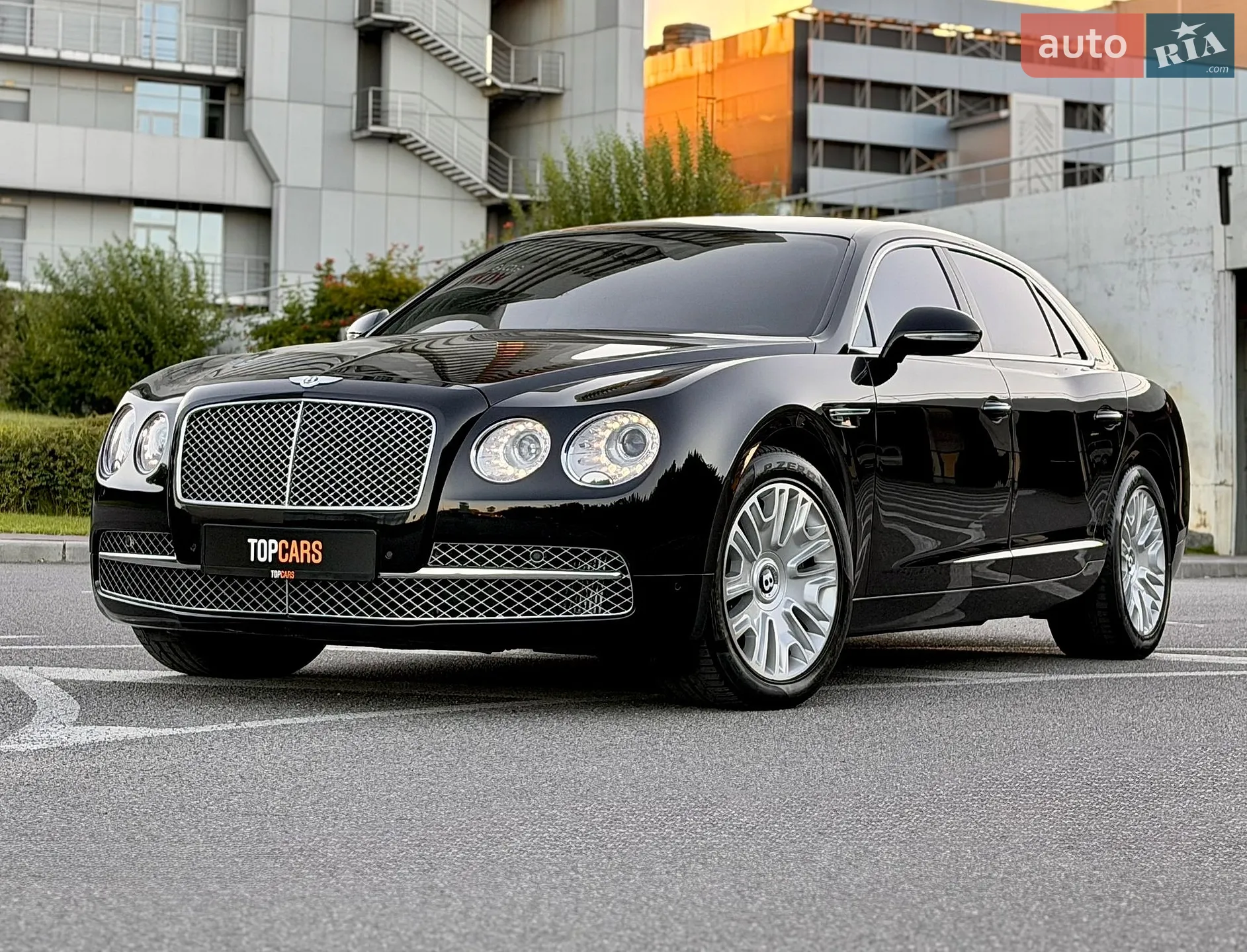 2013 Bentley Flying Spur - мініатюра 4