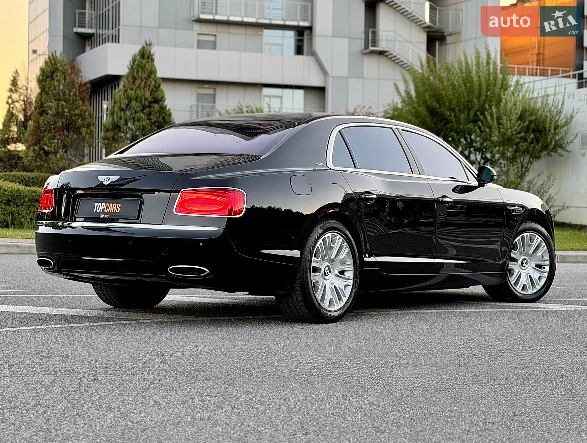 2013 Bentley Flying Spur - мініатюра 19