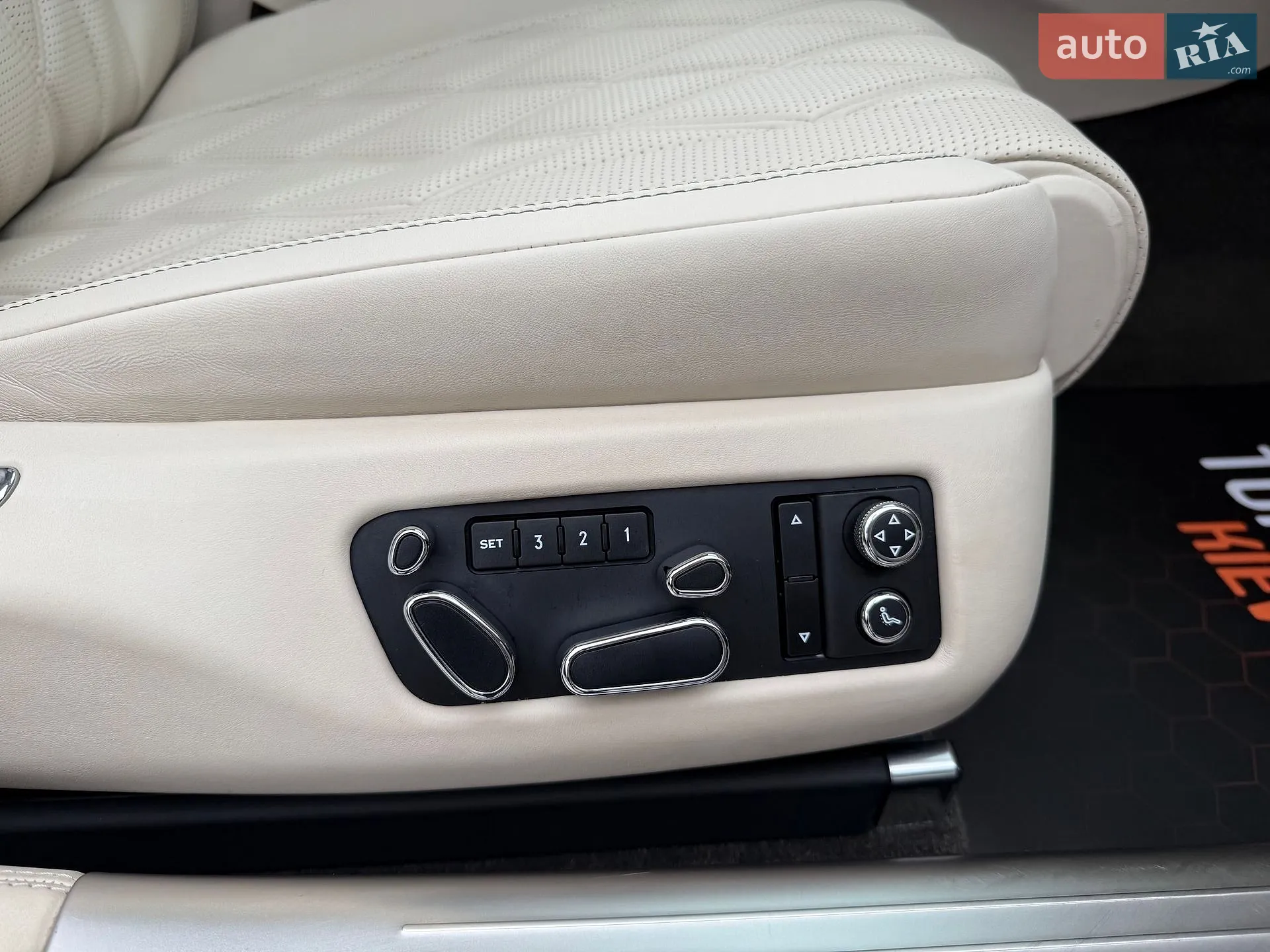 2013 Bentley Flying Spur - мініатюра 89