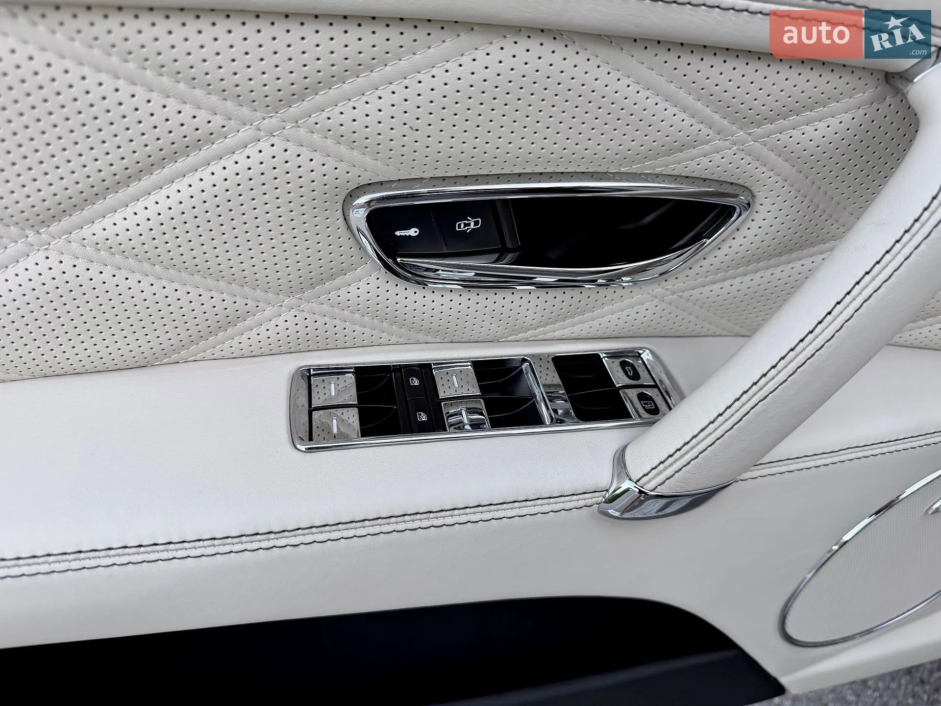 2013 Bentley Flying Spur - мініатюра 62