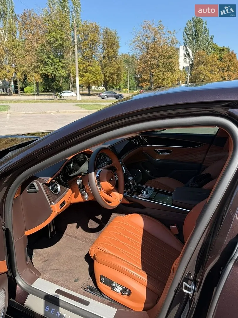 2021 Bentley Flying Spur - мініатюра 4