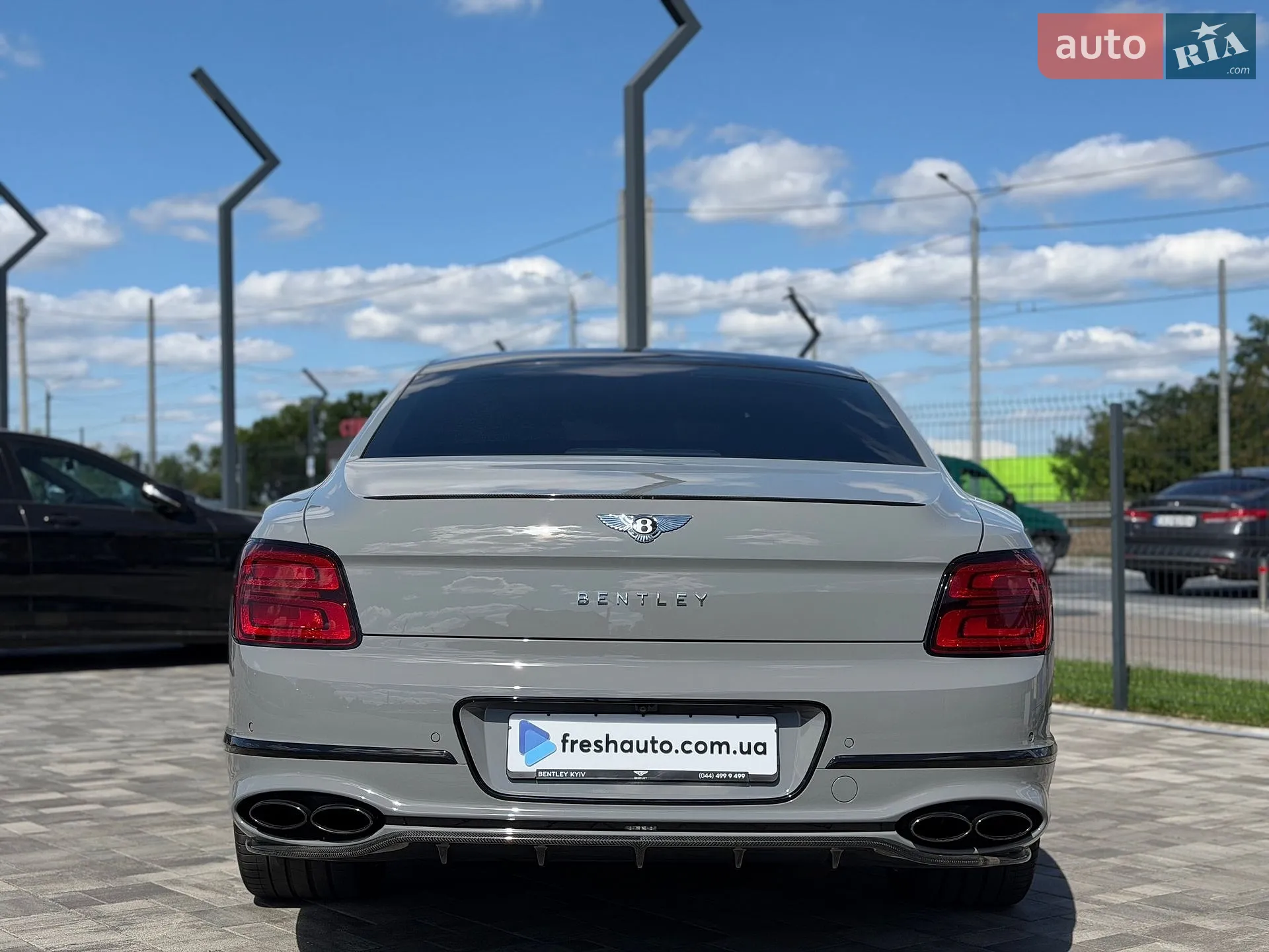 2023 Bentley Flying Spur - мініатюра 9