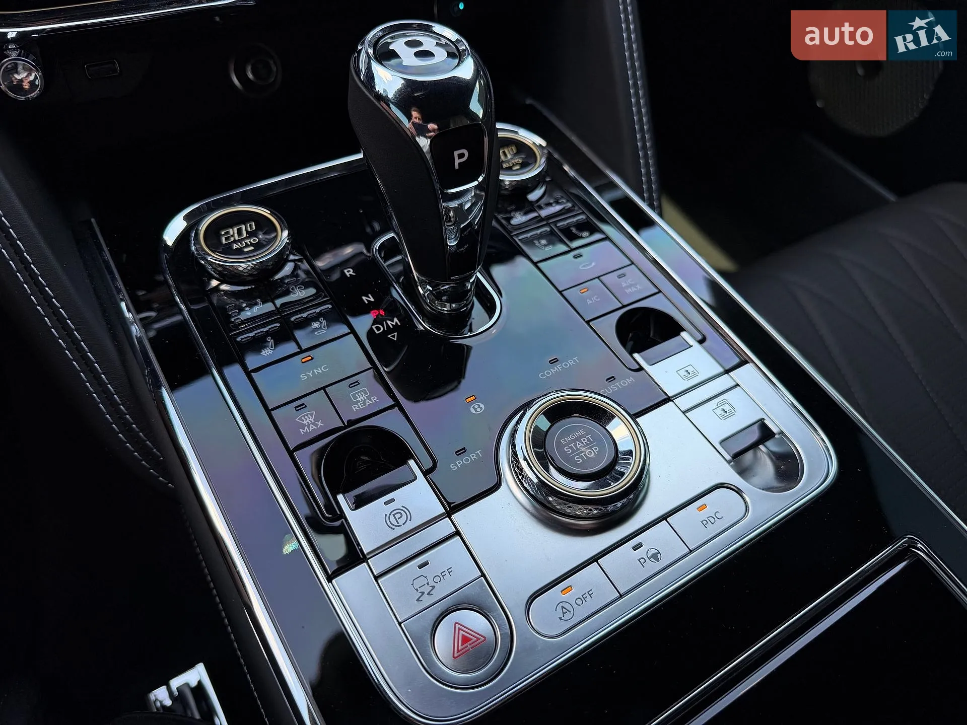 2023 Bentley Flying Spur - мініатюра 16