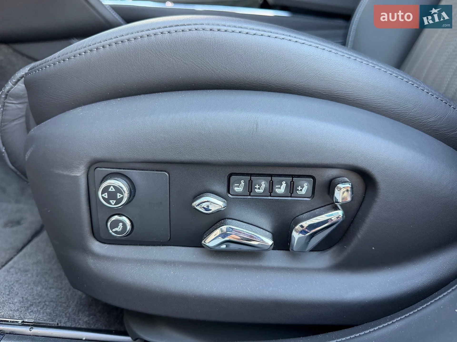 2023 Bentley Flying Spur - мініатюра 22