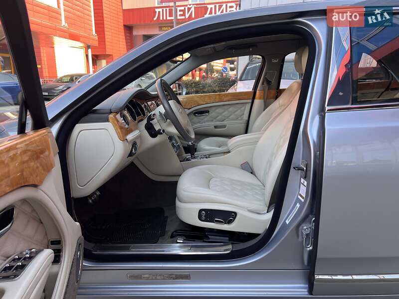 Седан Bentley Mulsanne 2010 в Львове