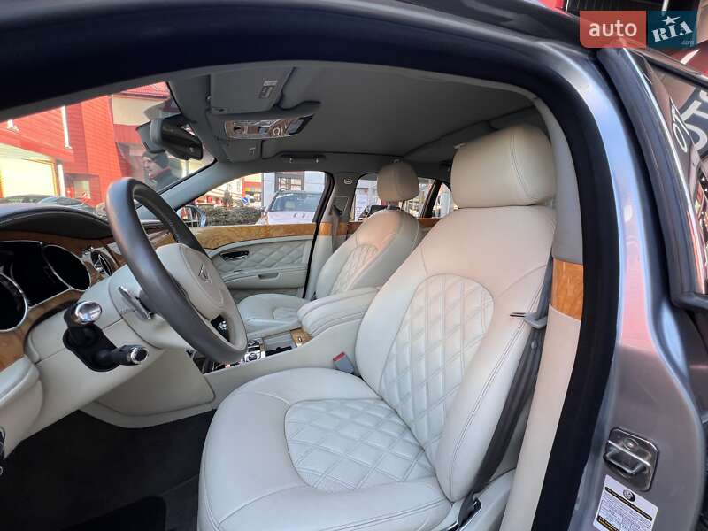 Седан Bentley Mulsanne 2010 в Львове
