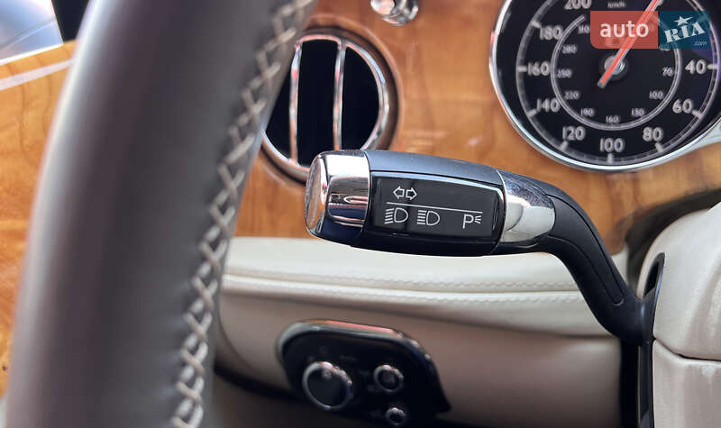 Седан Bentley Mulsanne 2010 в Львове