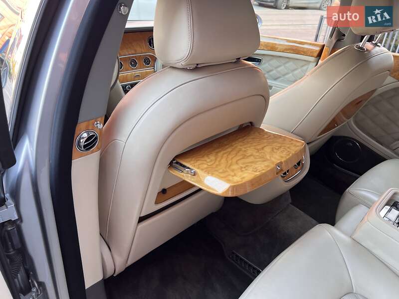 Седан Bentley Mulsanne 2010 в Львове
