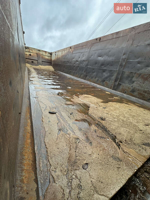 Самоскид напівпричіп Berger SAPL 2005 в Олександрівці