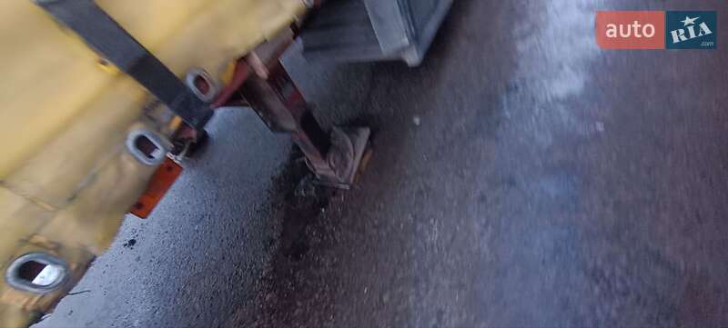 Тентованный борт (штора) - полуприцеп Berger SCS 2005 в Днепре