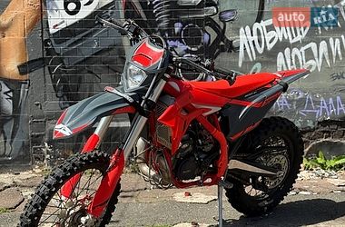 Мотоцикл Позашляховий (Enduro) Beta RR 2T 2025 в Києві фото 7 Мотоцикл Позашляховий (Enduro) Beta RR 2T 2025 в Києві