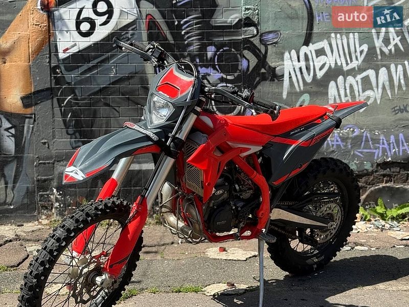 Мотоцикл Позашляховий (Enduro) Beta RR 2T 2025 в Києві фото 7 Мотоцикл Позашляховий (Enduro) Beta RR 2T 2025 в Києві