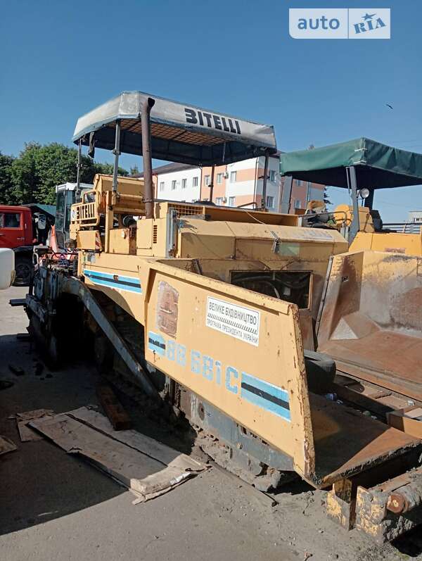 Асфальтоукладчик Bitelli BB-681 2003 в 