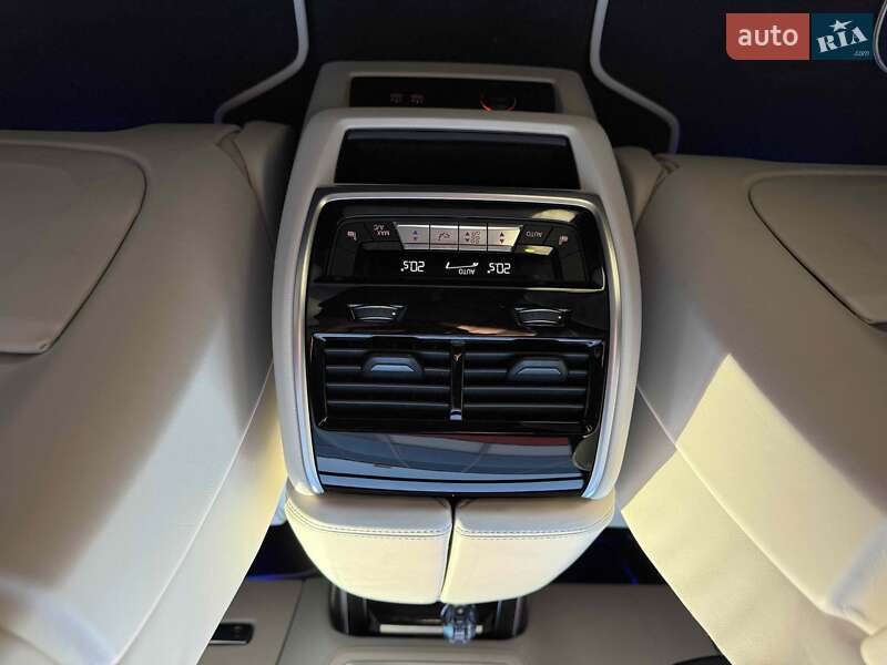 Внедорожник / Кроссовер BMW-Alpina XB7 2021 в Львове